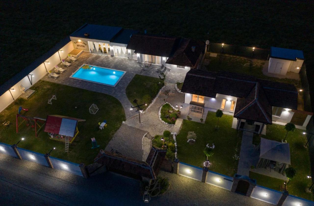 Bihać Family Estate Hadzalova Avlijaヴィラ エクステリア 写真